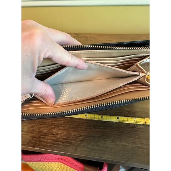 Kate Spade Black long‎ zipper wallet 8"x4" - Picture 10 of 12